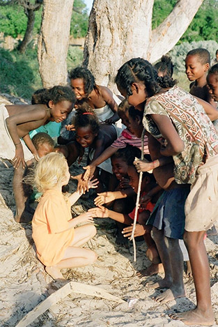 Travelling with young children: playing with local kids increases the risk of hepatitis A+B infection